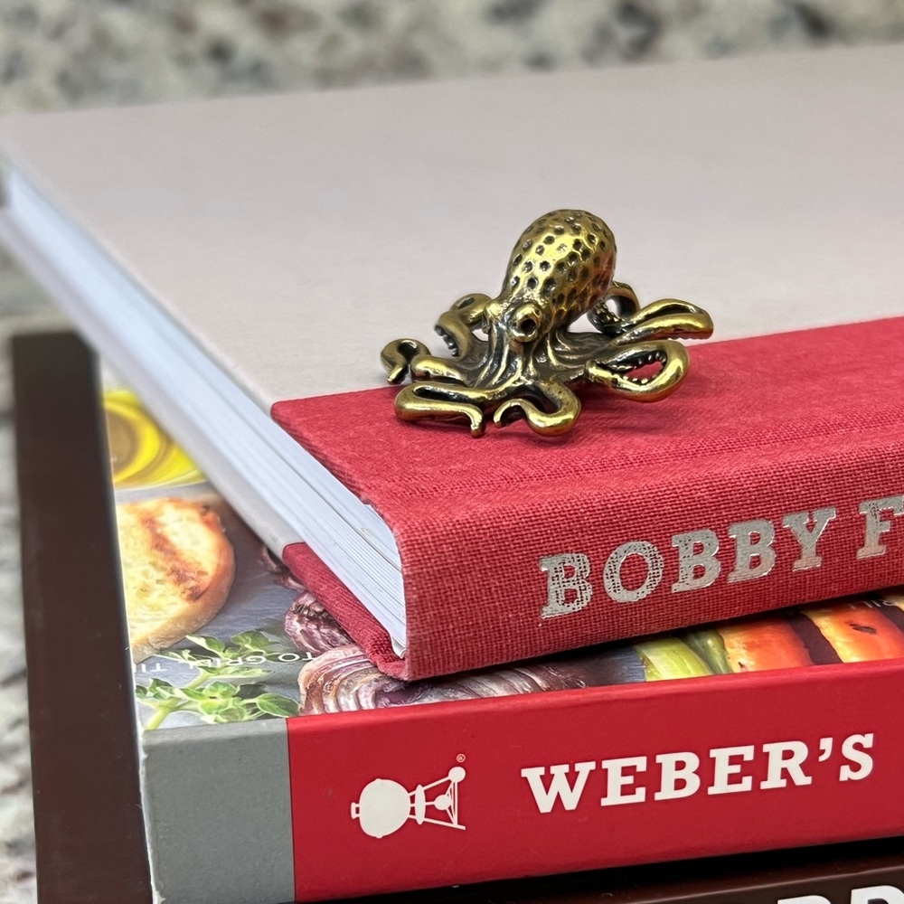 Solid Brass Octopus Vintage-style Sculpture Desk Decor - Picture 13 of 16